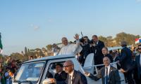 Pope Leo arrives at Tor Vergata. He encouraged young people to hold onto hope.  Photo: Arlindo Pinto