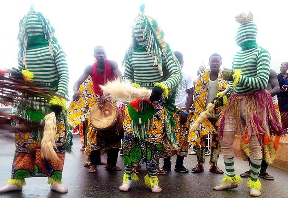 Nigeria. Traditional dancers, singers and acrobats of Plateau State ethnic groups, during Jos Carnival. (Photo: CC BY-SA 4.0/Josh Eson)